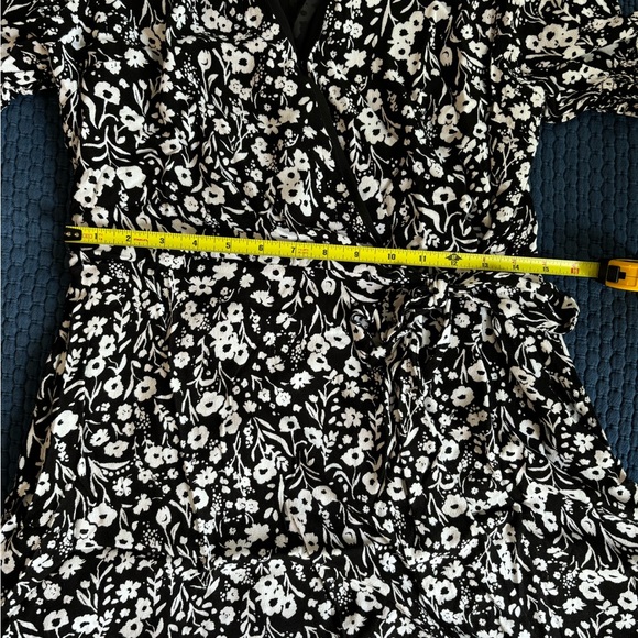 Banana Republic Floral Wrap Dress - Picture 7 of 10